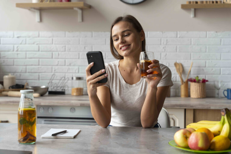 Emagrecer em casa funciona? 4 motivos para quem quer emagrecer apostar no acompanhamento online